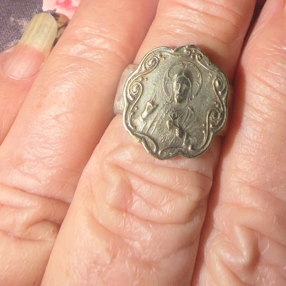 Elegant Gold and Silver Women's Jewelry - Picture 8 of 15